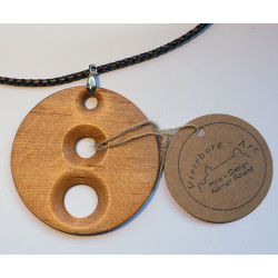 Holzschmuck
